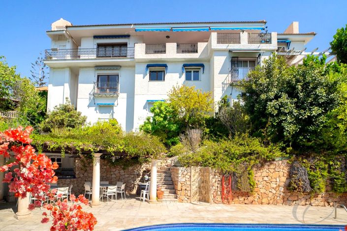 Image No.35-8 Bed Property for sale