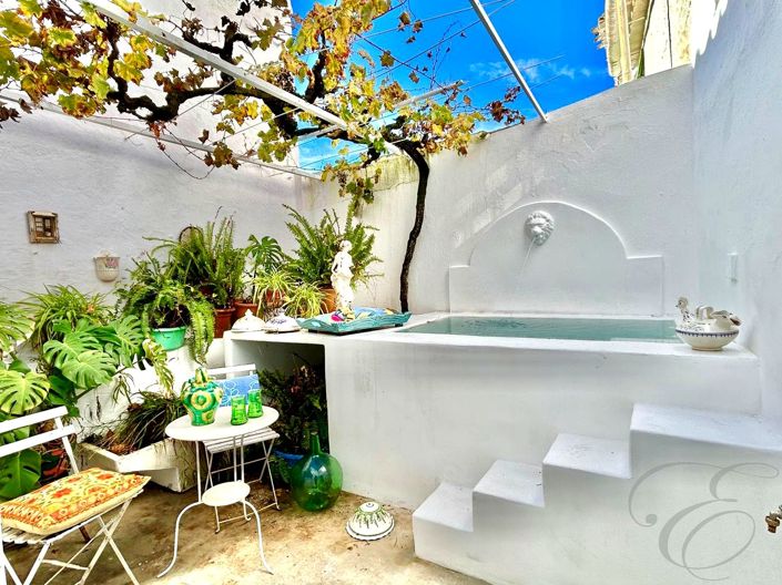 Image No.16-3 Bed Property for sale