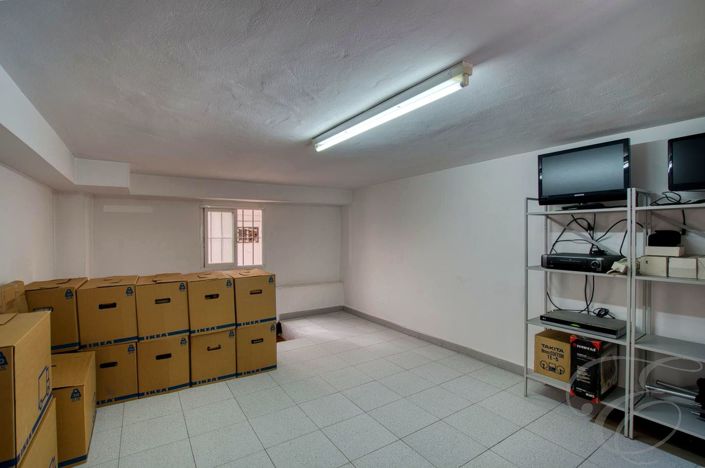 Image No.11-3 Bed Property for sale