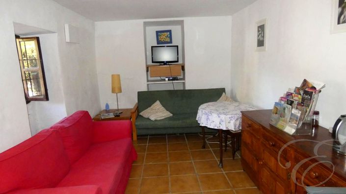 Image No.10-7 Bed Property for sale