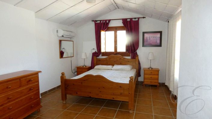 Image No.15-7 Bed Property for sale