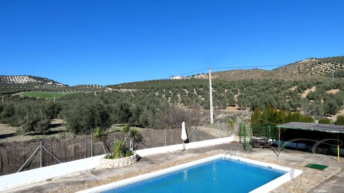 Image No.25-7 Bed Property for sale