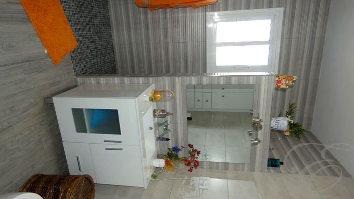 Image No.13-4 Bed Property for sale