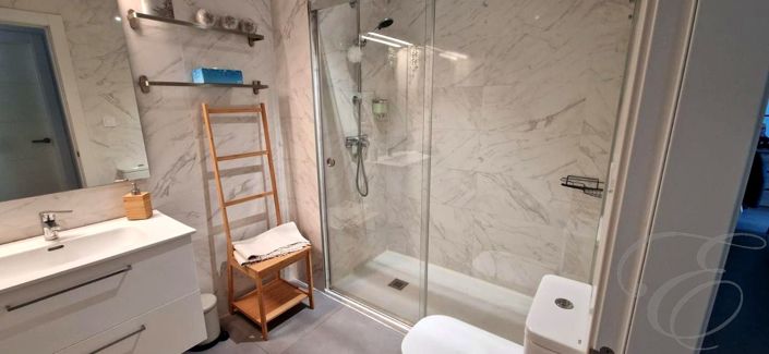 Image No.8-3 Bed Property for sale