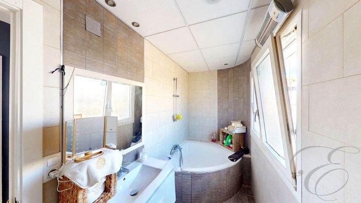 Image No.8-Propriété de 4 chambres à vendre à Benajarafe