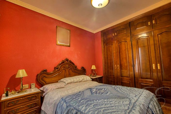 Image No.13-4 Bed Property for sale