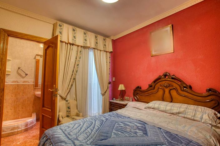 Image No.14-4 Bed Property for sale