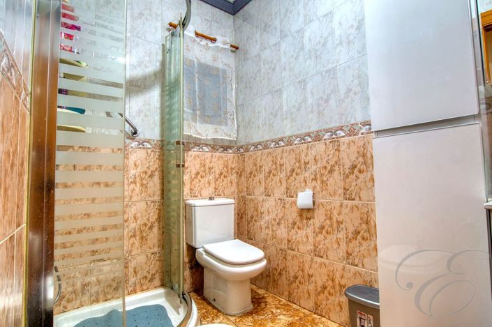 Image No.25-4 Bed Property for sale