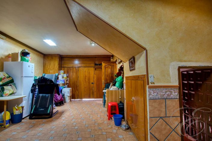 Image No.9-4 Bed Property for sale