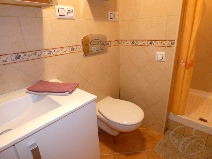 Image No.11-3 Bed Property for sale