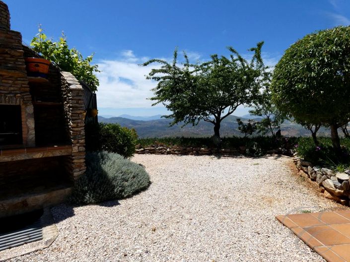 Image No.19-3 Bed Property for sale