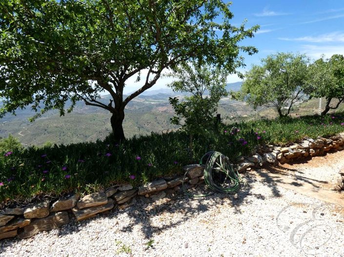 Image No.26-3 Bed Property for sale