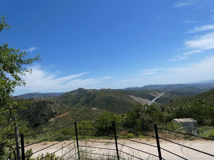 Image No.28-3 Bed Property for sale