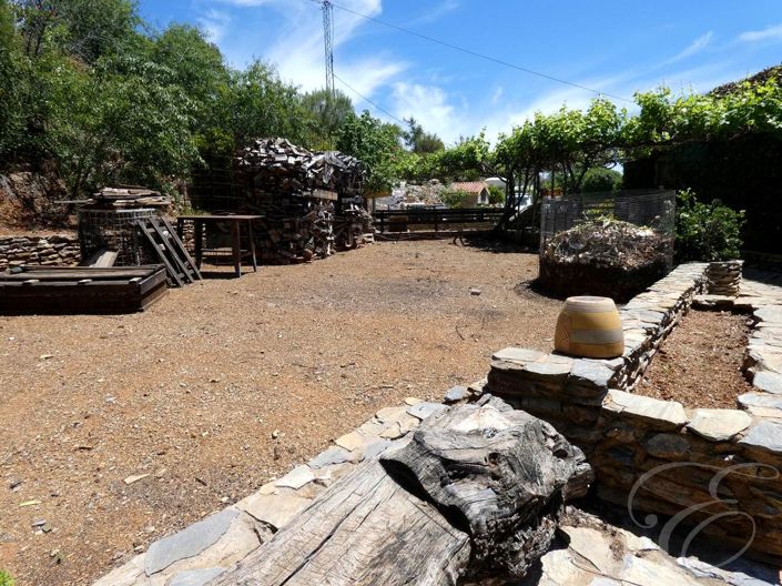 Image No.30-3 Bed Property for sale