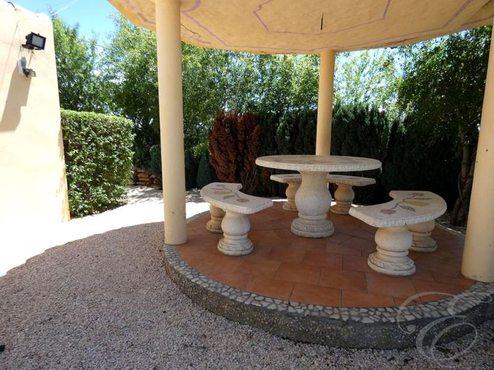 Image No.6-3 Bed Property for sale