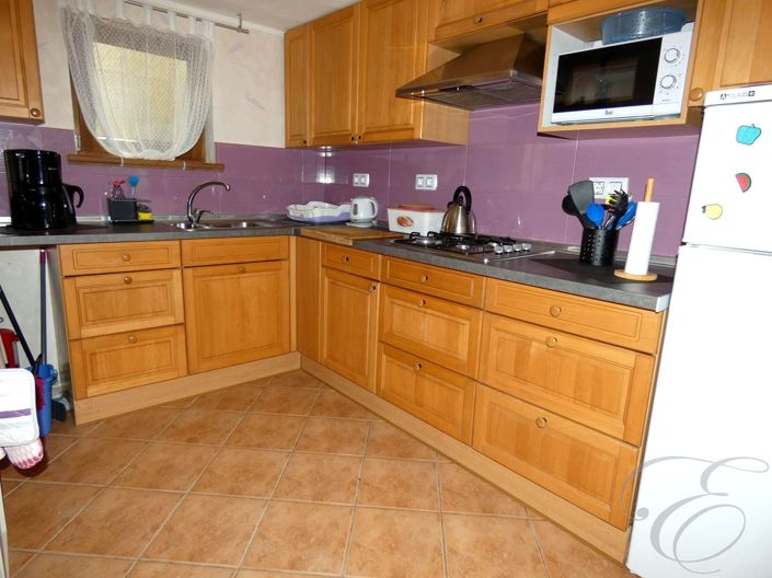 Image No.9-3 Bed Property for sale