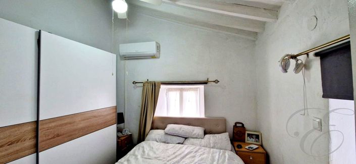 Image No.10-3 Bed Property for sale