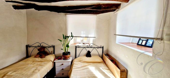 Image No.3-3 Bed Property for sale