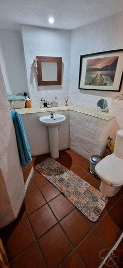 Image No.7-3 Bed Property for sale