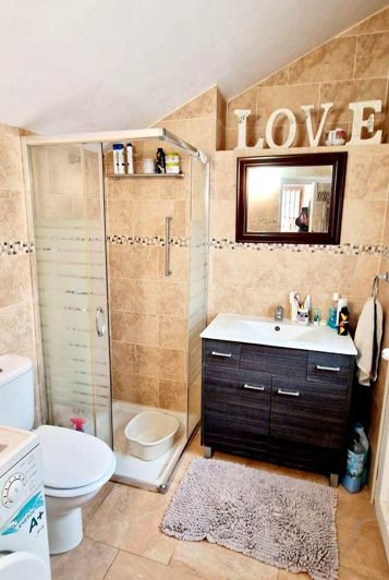 Image No.9-3 Bed Property for sale