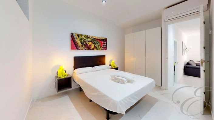 Image No.10-1 Bed Property for sale