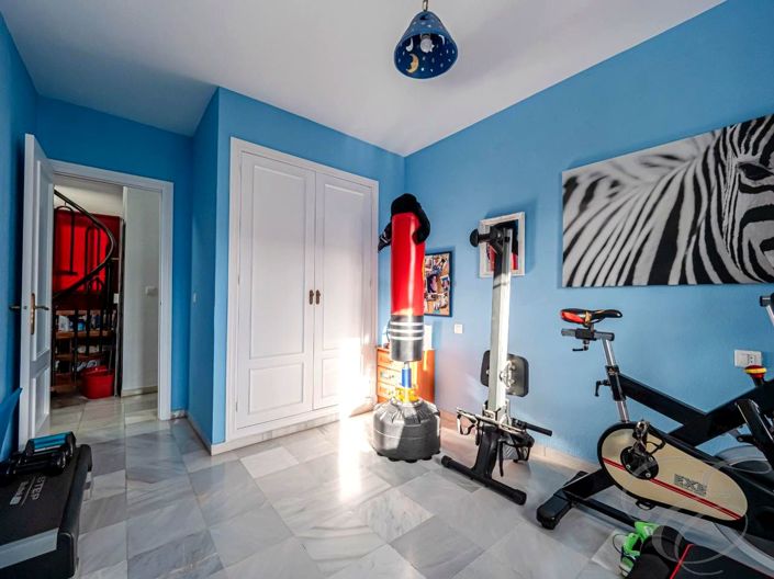 Image No.14-5 Bed Property for sale