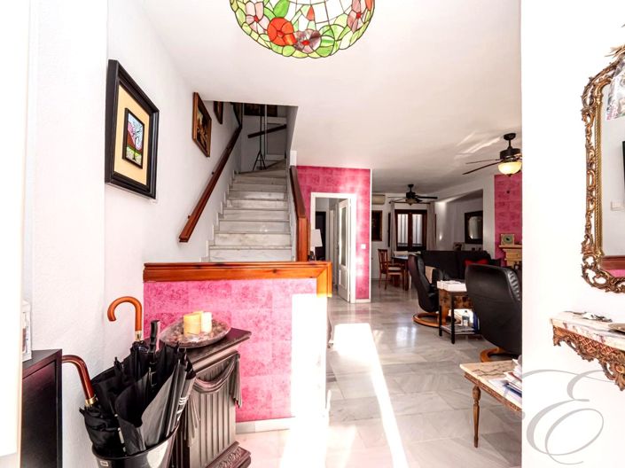 Image No.7-5 Bed Property for sale