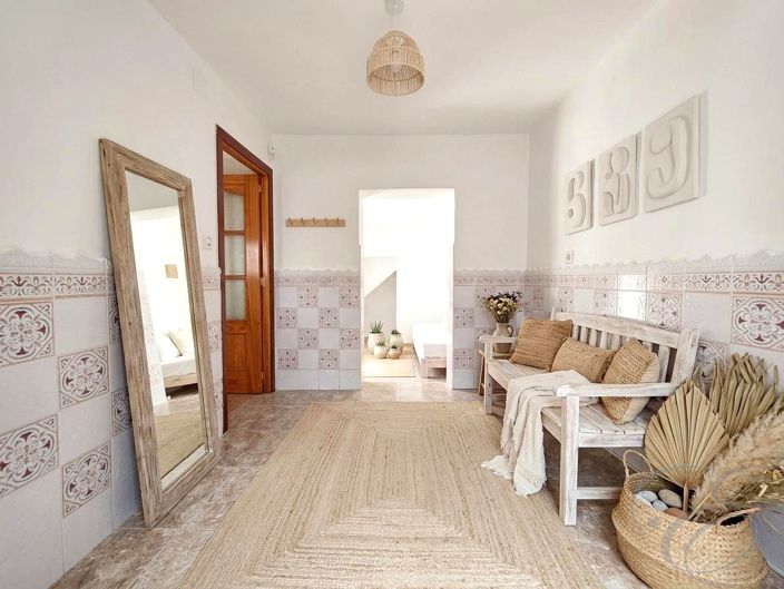 Image No.4-2 Bed Property for sale