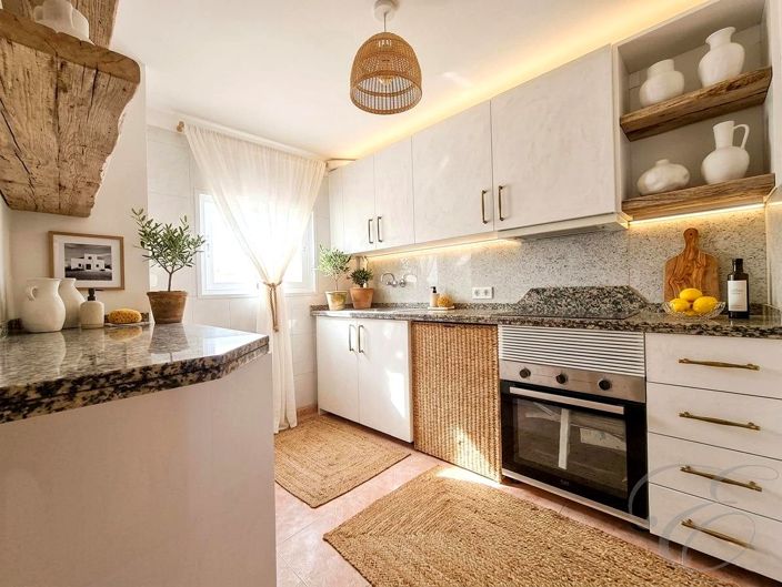 Image No.5-2 Bed Property for sale