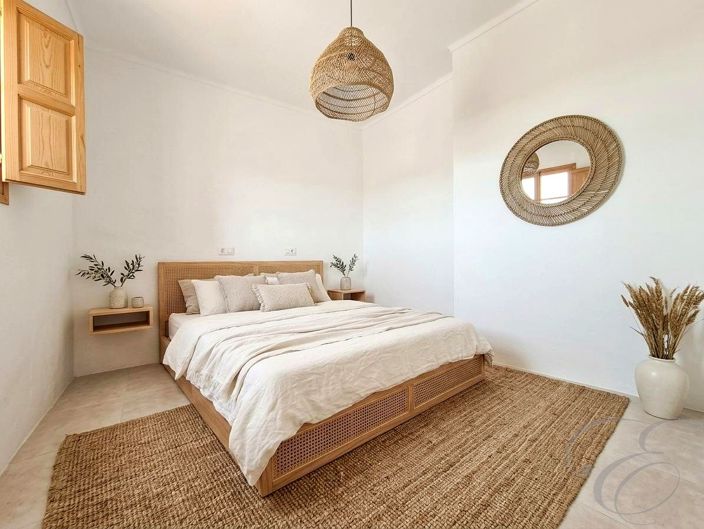 Image No.6-2 Bed Property for sale