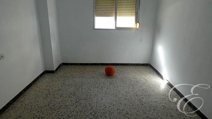 Image No.14-14 Bed Property for sale