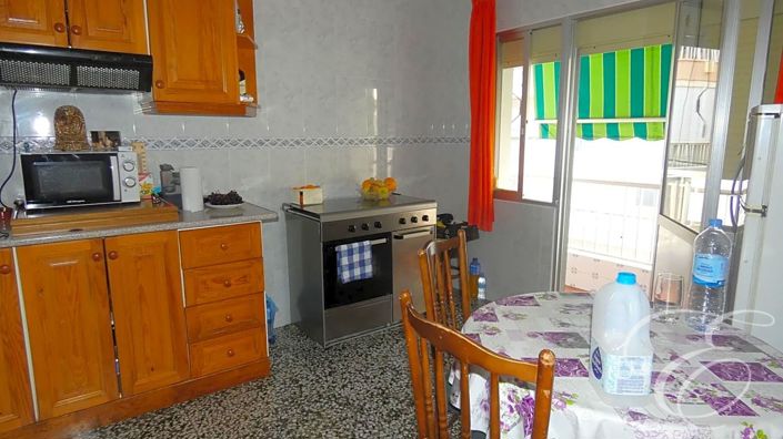 Image No.16-14 Bed Property for sale