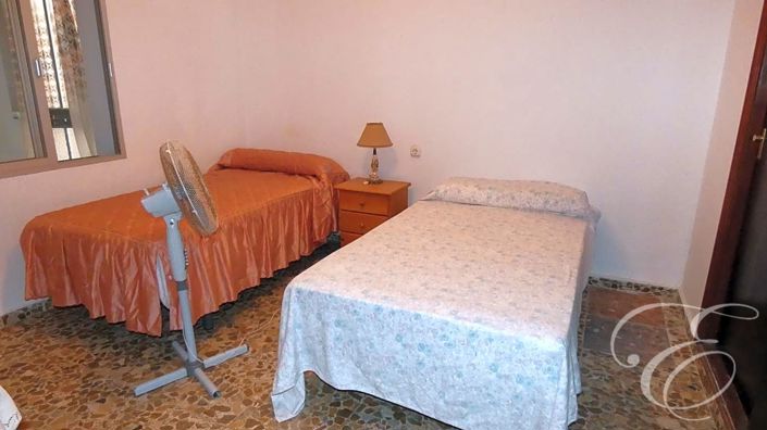 Image No.6-14 Bed Property for sale