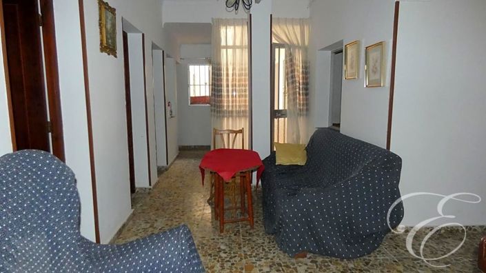 Image No.8-14 Bed Property for sale