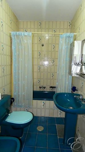 Image No.9-14 Bed Property for sale