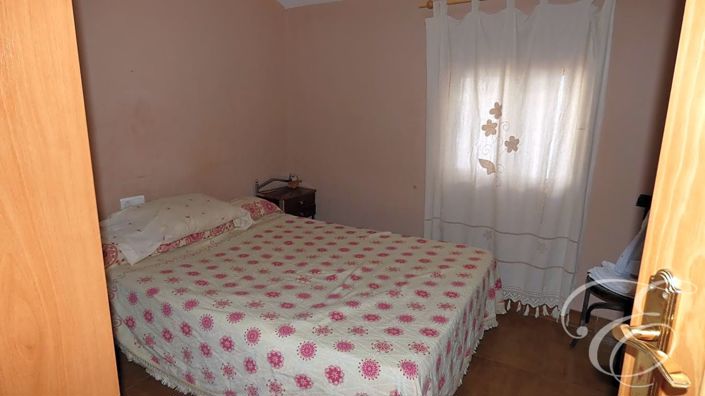 Image No.16-9 Bed Property for sale