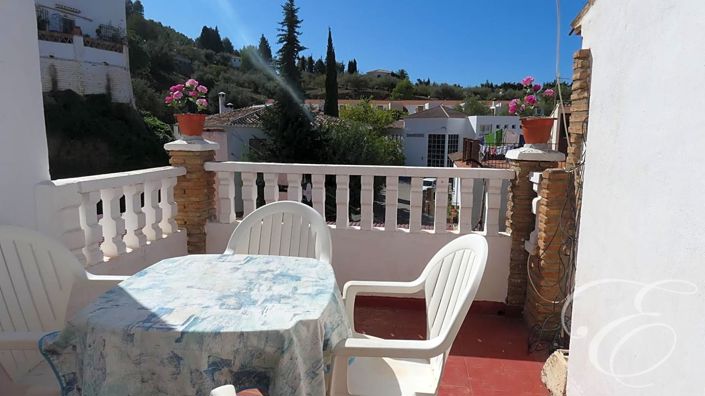 Image No.18-9 Bed Property for sale