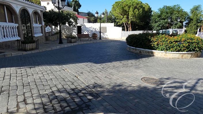 Image No.20-9 Bed Property for sale