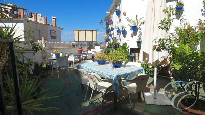 Image No.10-9 Bed Property for sale