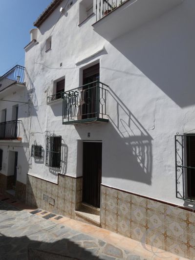 Image No.2-5 Bed Property for sale