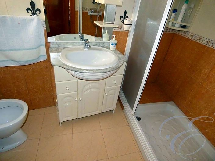 Image No.9-5 Bed Property for sale