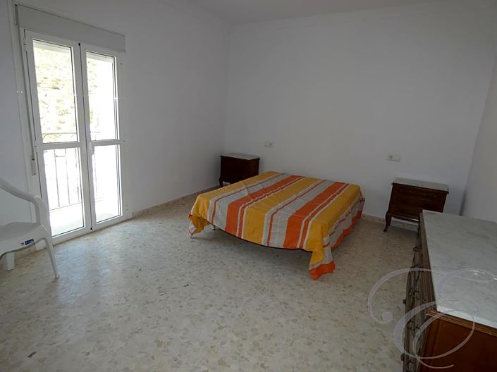 Image No.8-10 Bed Property for sale