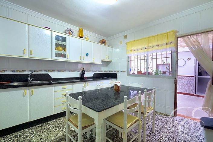 Image No.3-Propriété de 4 chambres à vendre à Vélez-Málaga