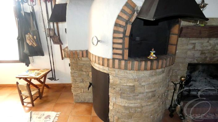 Image No.12-3 Bed Property for sale