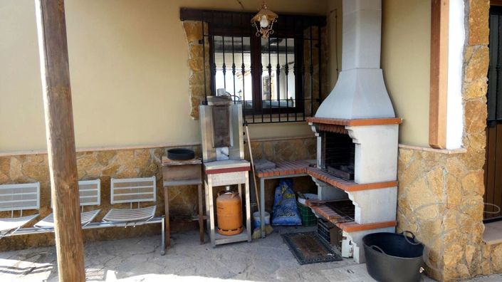 Image No.13-3 Bed Property for sale