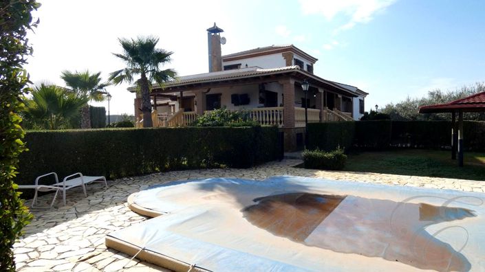 Image No.14-3 Bed Property for sale