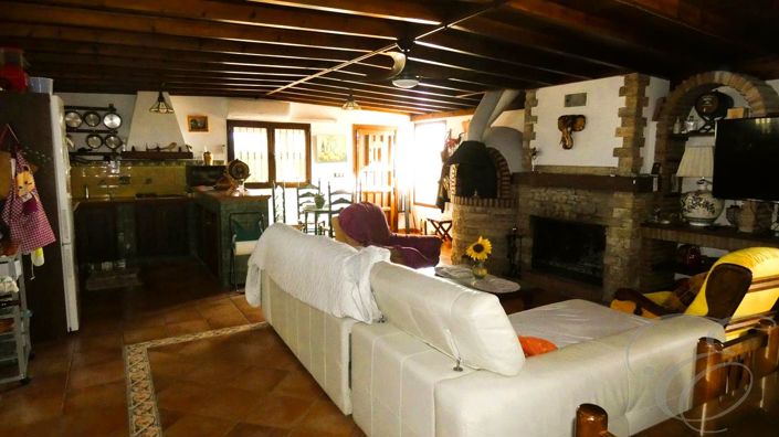 Image No.6-3 Bed Property for sale