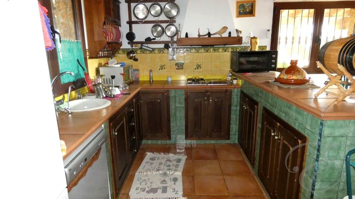 Image No.8-3 Bed Property for sale