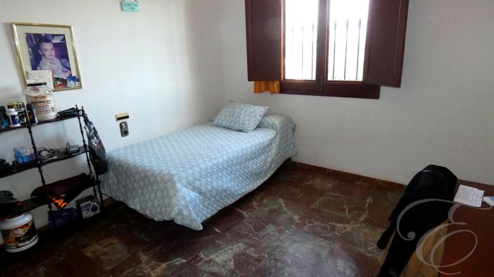 Image No.11-4 Bed Property for sale