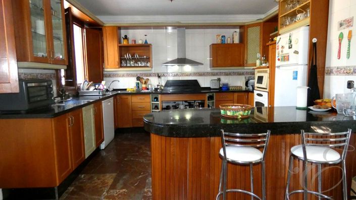 Image No.5-4 Bed Property for sale